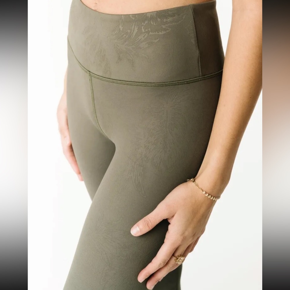ZYIA Active Forest Foliage Light n Tight Hi-Rise 7/8  24 inch Green Size 6/8